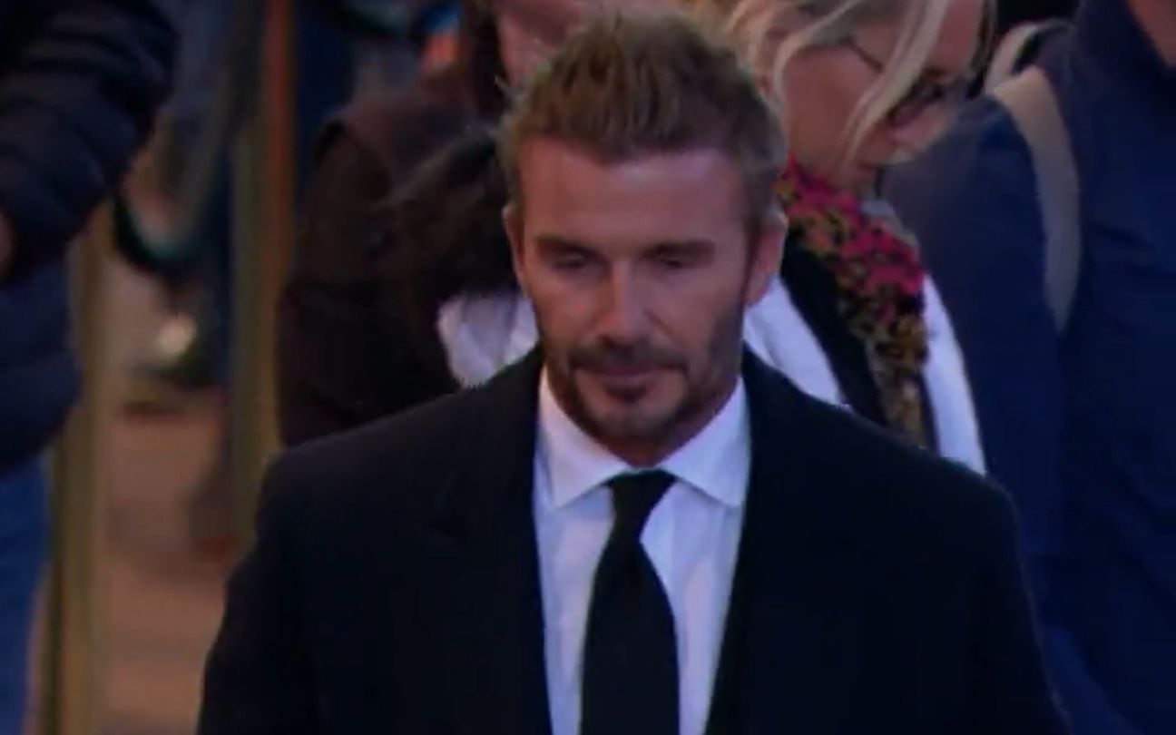 David Beckham Espera Horas Por Vel Rio Da Rainha Tangerina