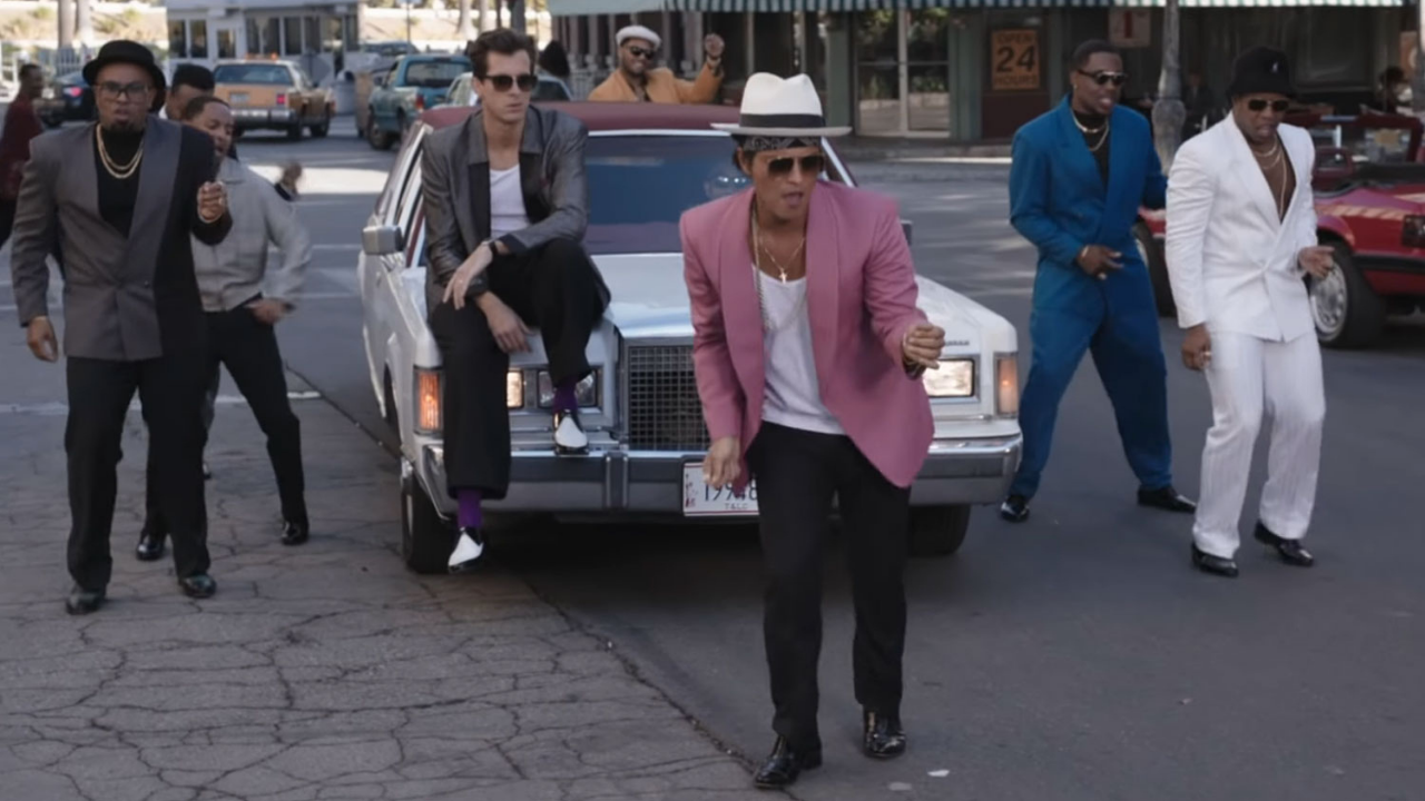 Bruno Mars em clipe de Uptown Funk