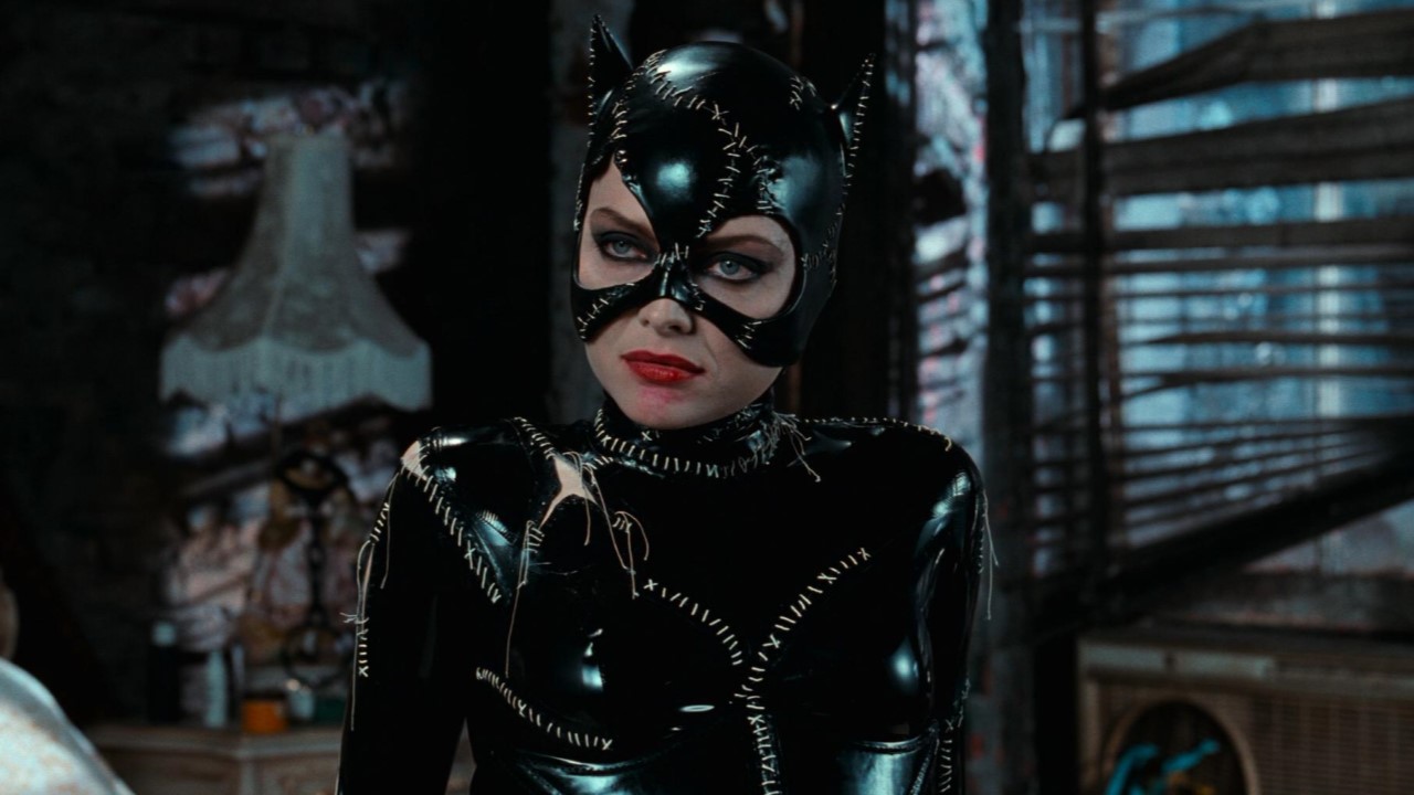 Michelle Pfeiffer em cena de Batman - O Retorno (1992)