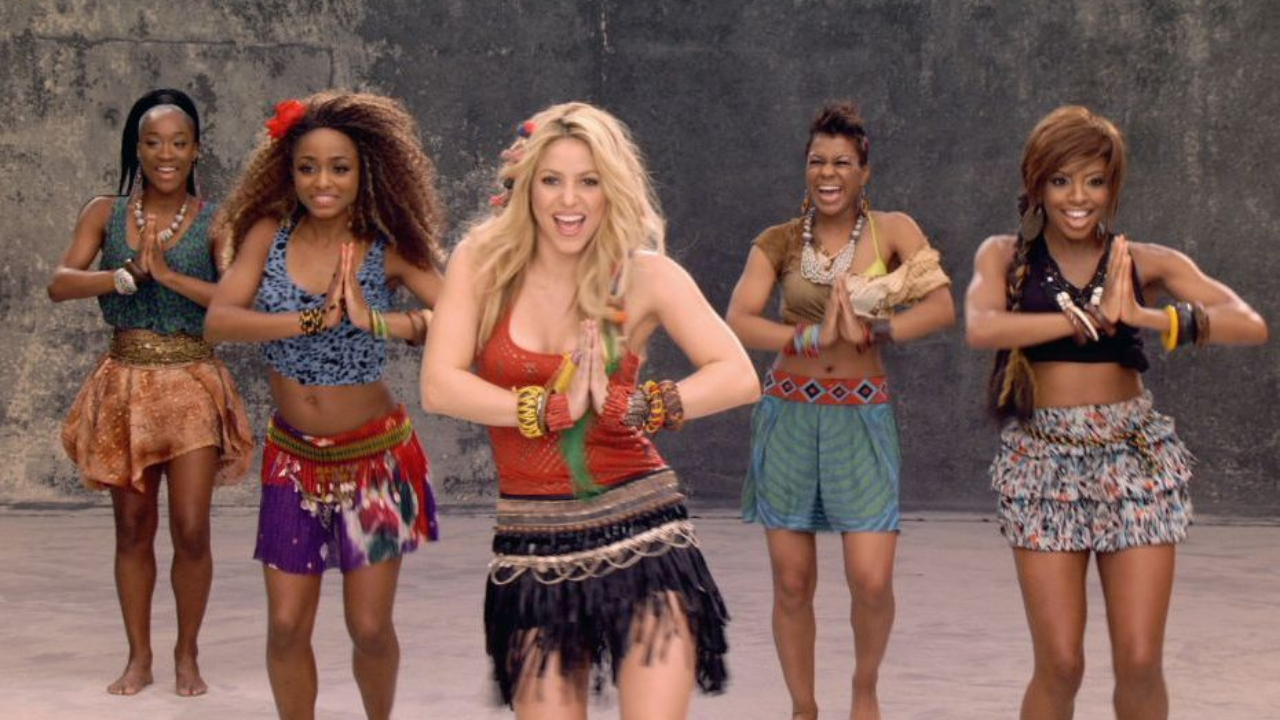 Shakira no clipe de Waka Waka, hino da Copa 2014