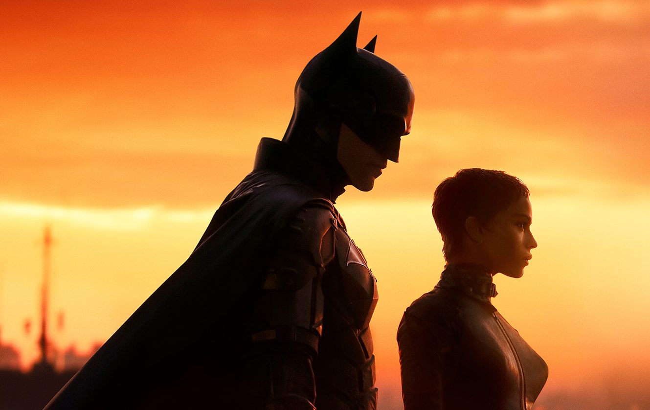 Robert Pattinson e Zoe Kravitz como Batman e Mulher-Gato em cena de Batman (2022)
