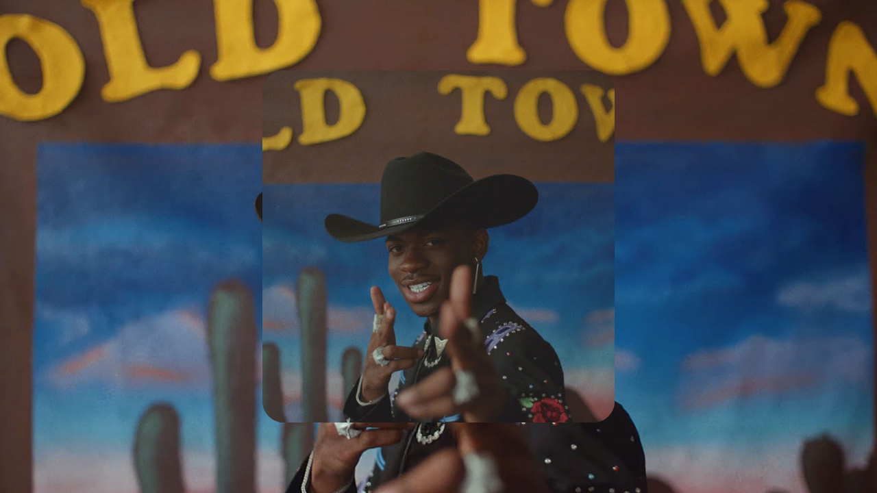 Lil Nas X posa para capa de Old Town Road, o hit de milhões