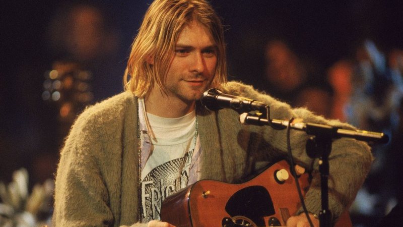 Kurt Cobain em apresentação do MTV Unplugged