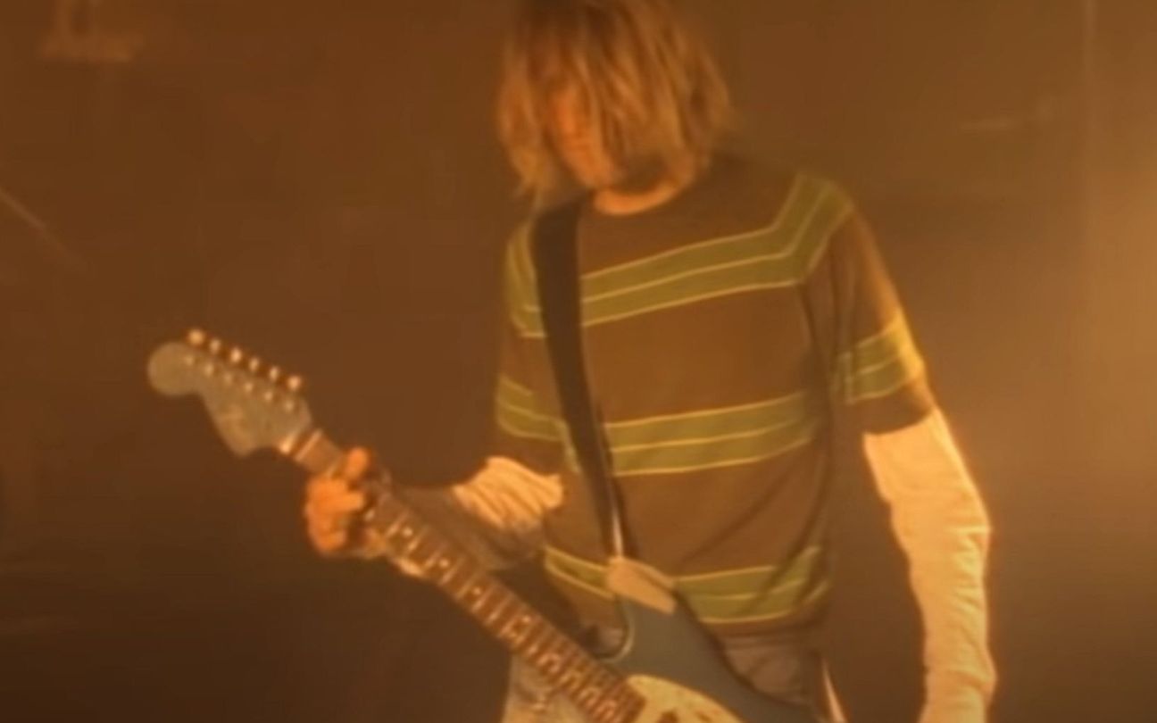 Kurt Cobain em clipe de Smells Like Teen Spirit
