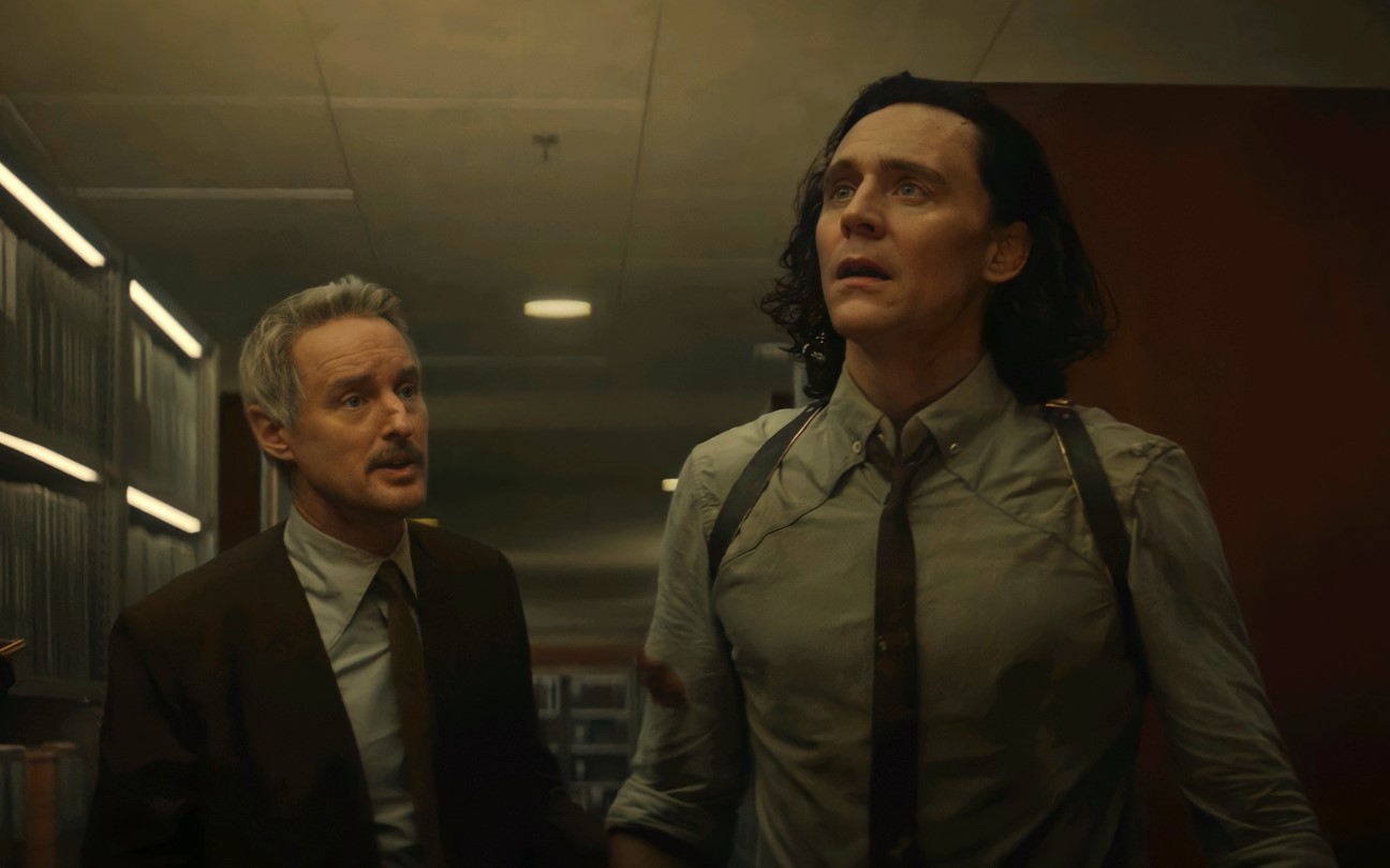 Owen Wilson e Tom Hiddleston em cena de Loki