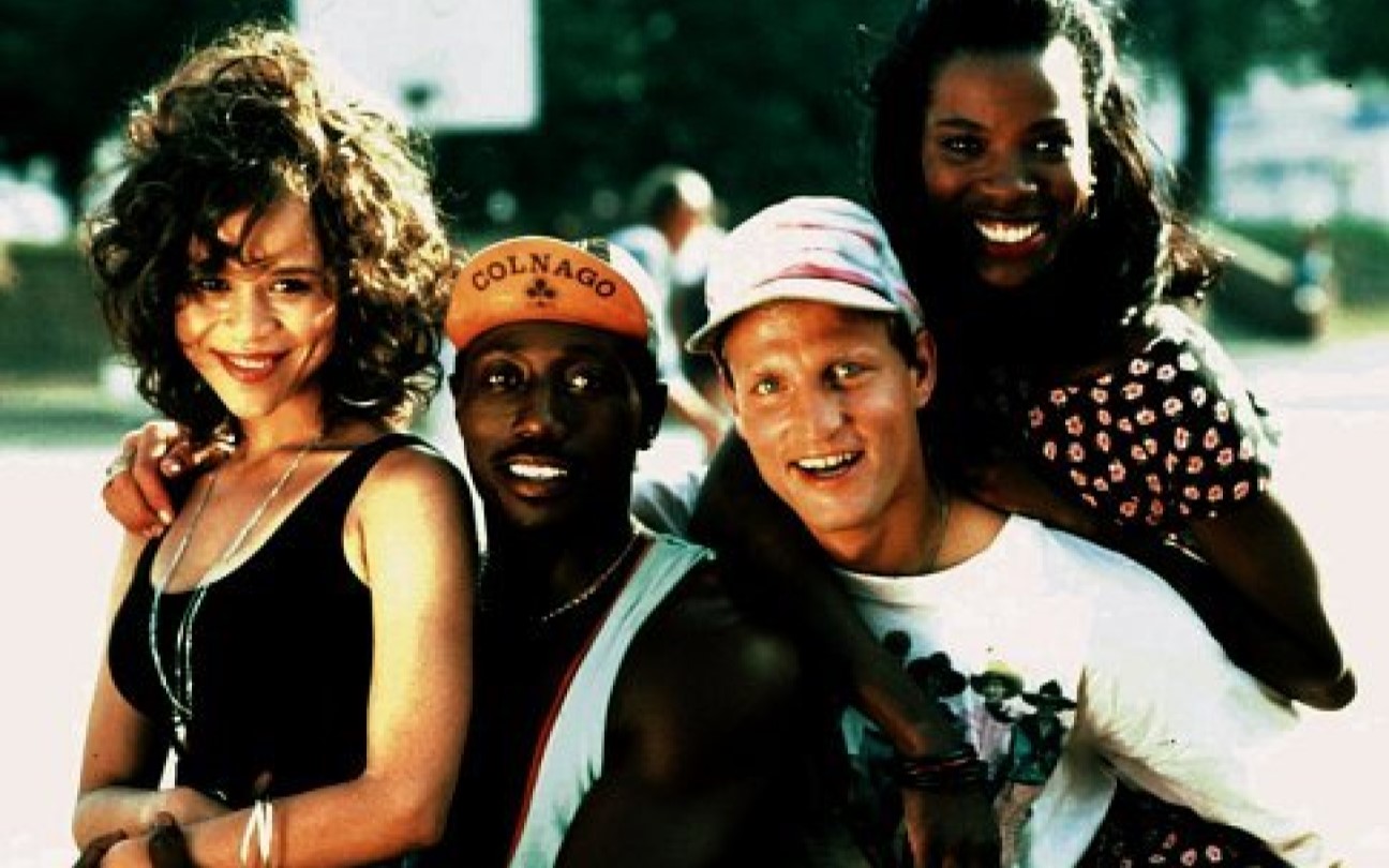 Rosie Perez, Wesley Snipes, Woody Harrelson e Tyra Ferrell em Homens Brancos Não Sabem Enterrar