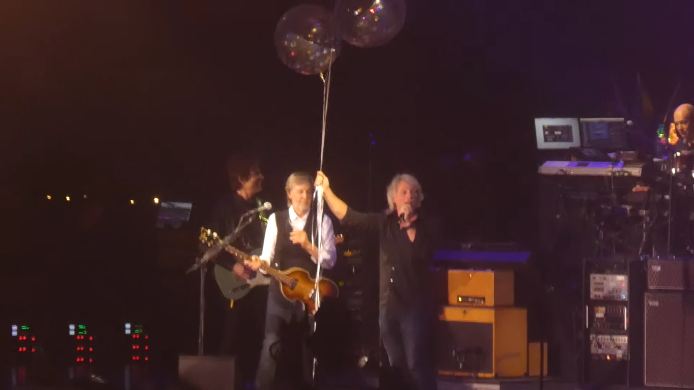 Paul McCartney recebe parabéns de Jon Bon Jovi