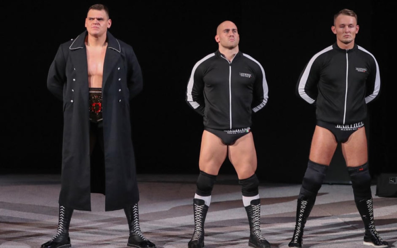 O grupo Imperium no palco da WWE