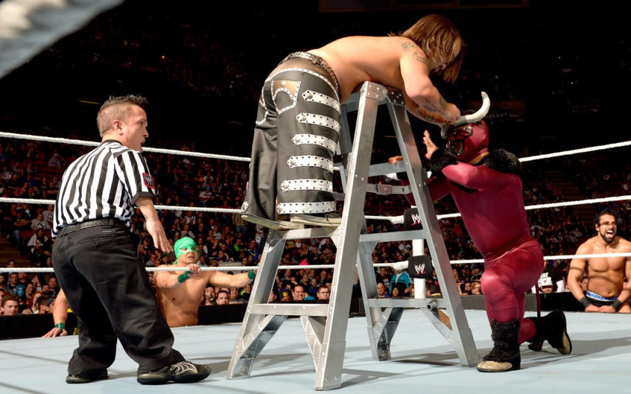 Hornswoggle e El Torito no ringue da WWE