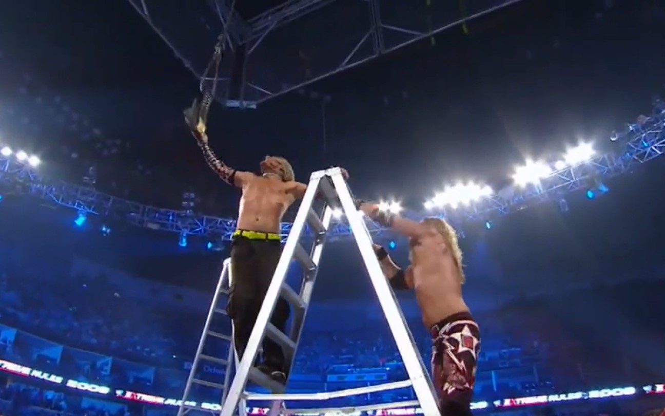 Jeff Hardy e Edge no ringue da WWE
