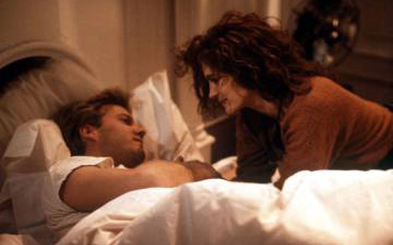 Kiefer Sutherland e Julia Roberts em Linha Mortal