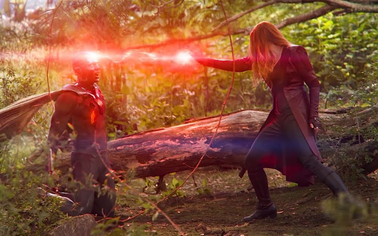 Paul Bettany e Elizabeth Olsen em Vingadores: Guerra Infinita