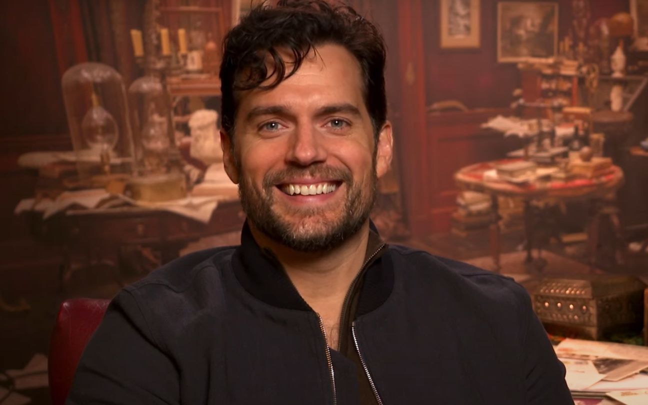 Henry Cavill em entrevista à BBC