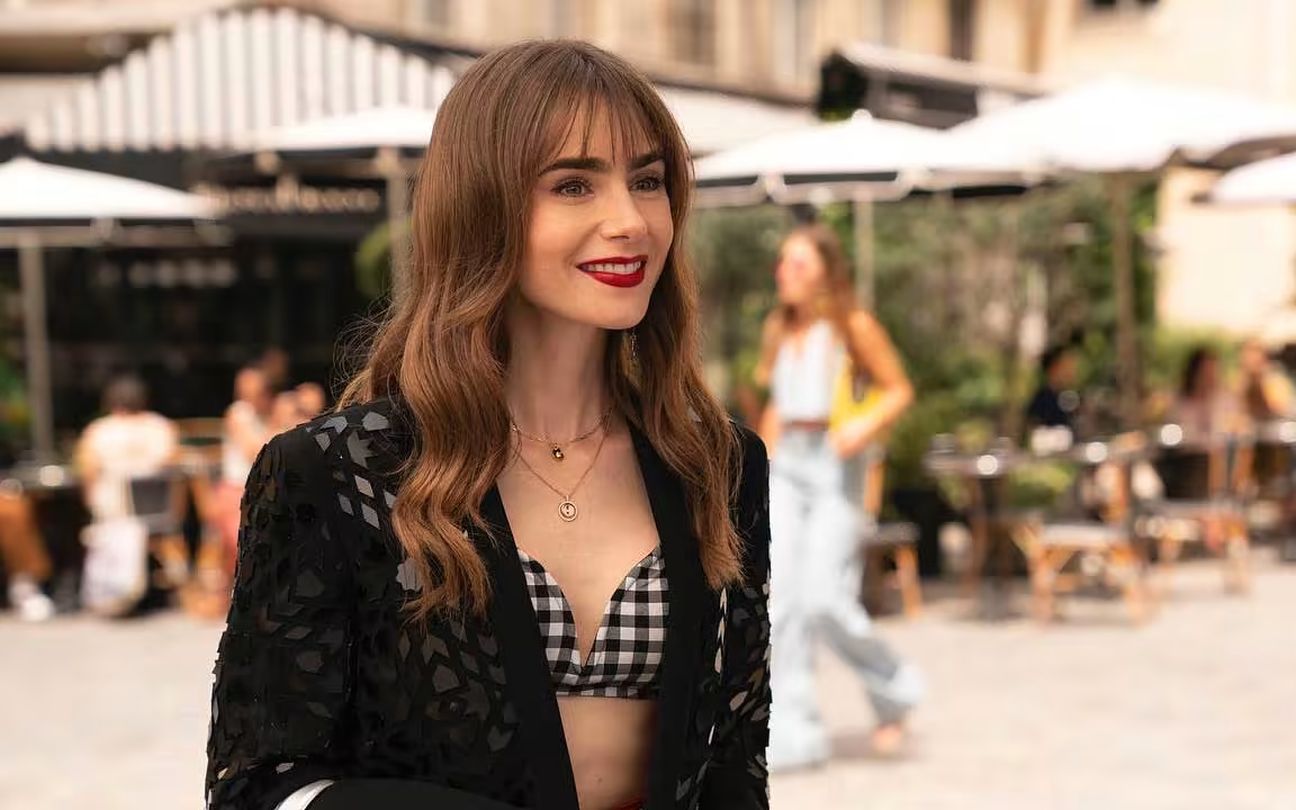 Lily Collins in a scene from the series Emily in Paris