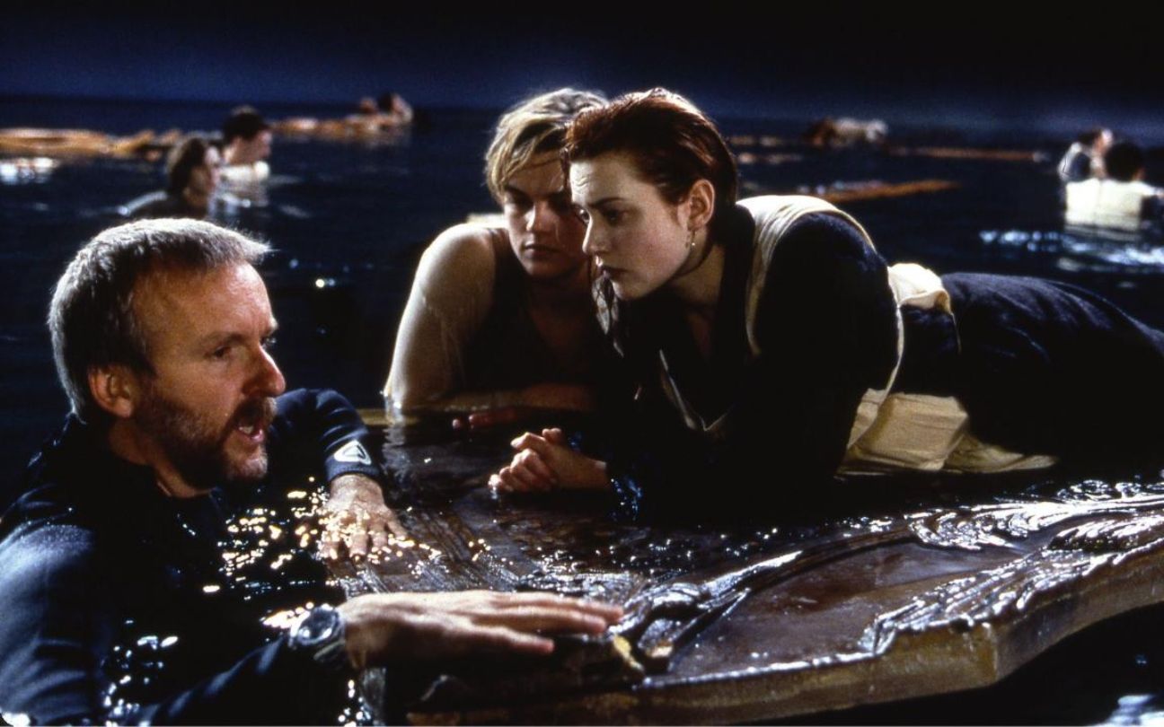James Cameron, Leonardo DiCaprio e Kate Winslet em backstage de Titanic
