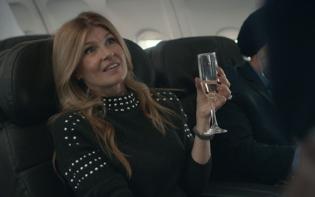 Connie Britton em cena de Querido Edward, do Apple TV+