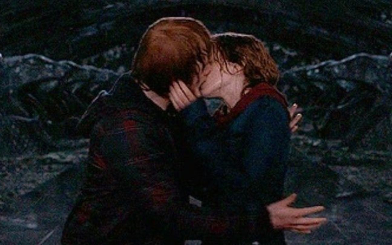 Rupert Grint e Emma Watson em Harry Potter e As Relíquias da Morte Parte 2