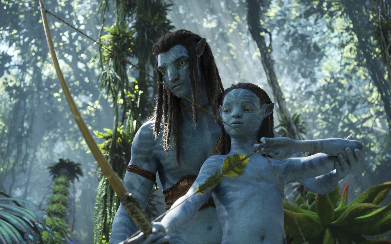 Sam Worthington e Jamie Flatters em cena de Avatar: O Caminho da Água