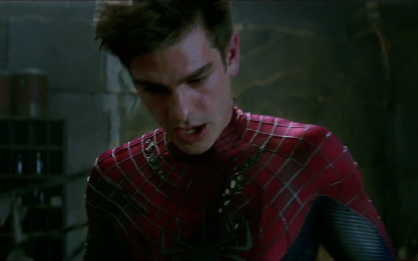 Andrew Garfield em cena de O Espetacular Homem-Aranha 2