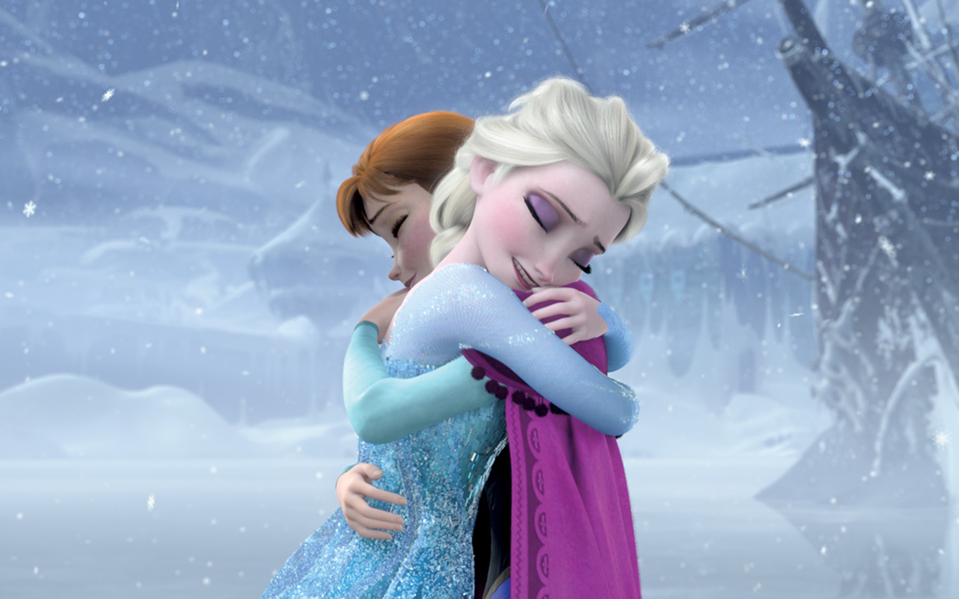 Indina Menzel e Kristen Bell em cena de Frozen - Uma Aventura Congelante