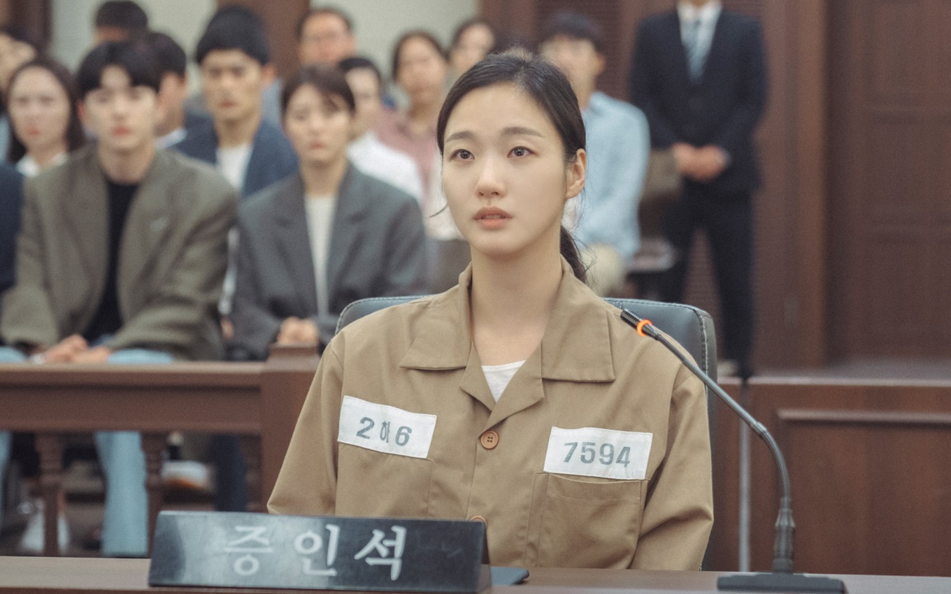 Kim Go-eun em cena de As Três Irmãs; um dos melhores doramas para iniciantes da Netflix