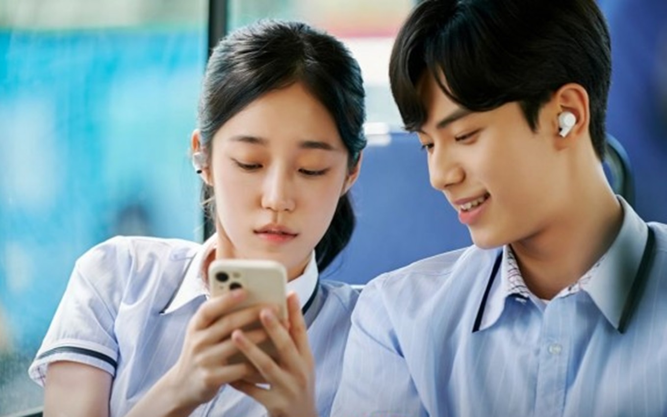 Roh Yoon-seo e Lee Chae-Min em cena de Intensivão de Amor; um dos melhores doramas para iniciantes da Netflix