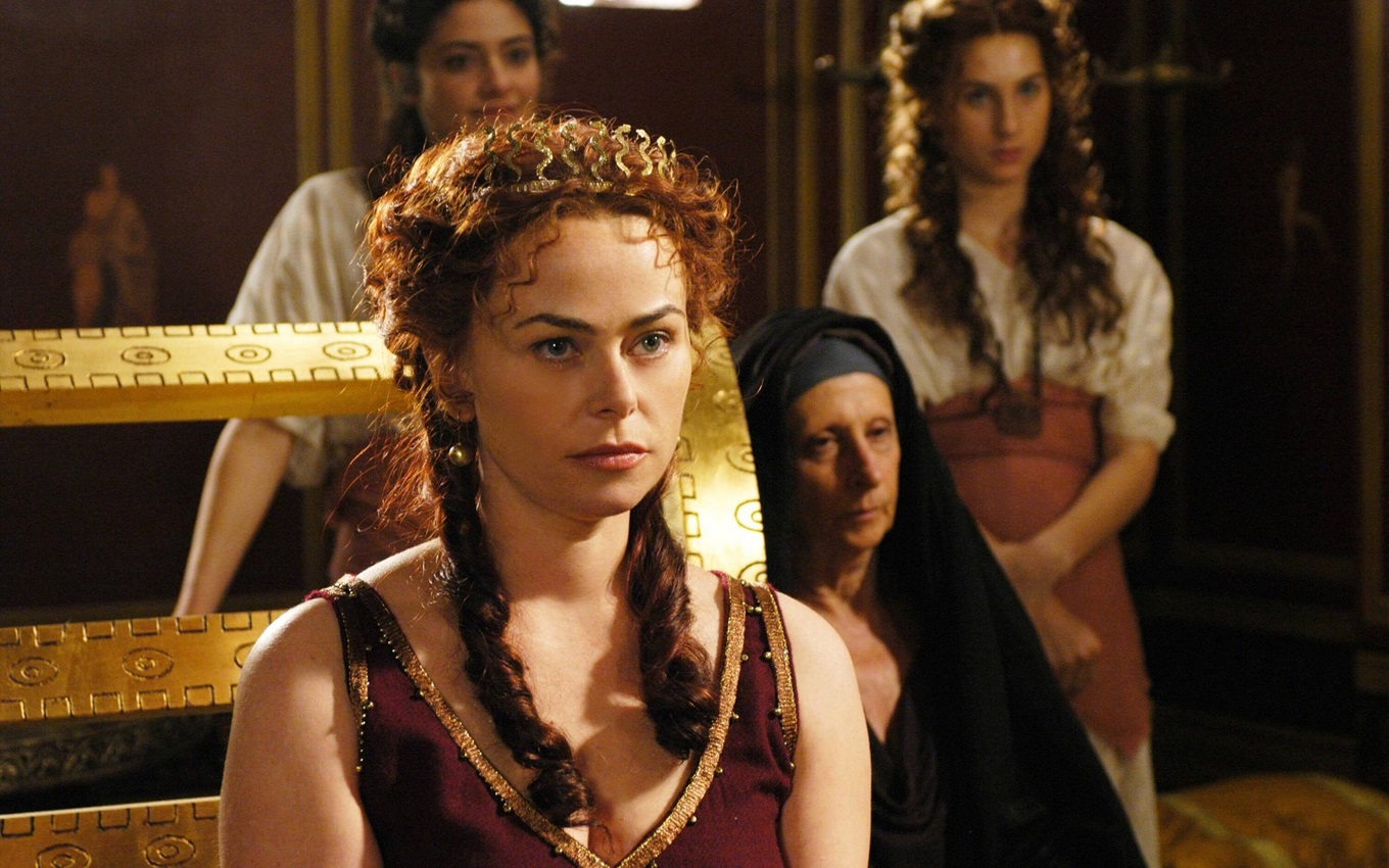 Polly Walker em cena de Roma; uma das melhores séries com sexo da HBO