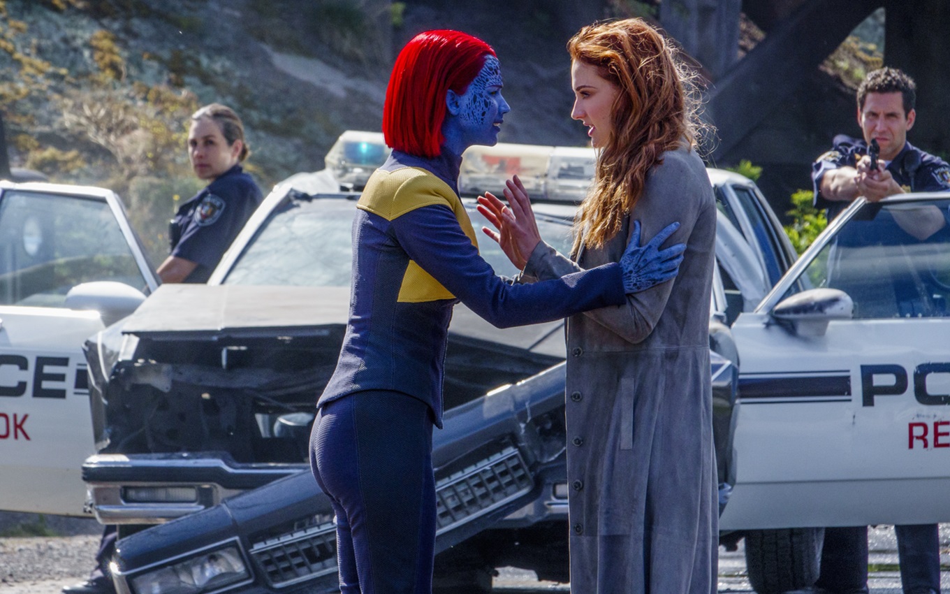 Jennifer Lawrence e Sophie Turner em cena de X-Men: Fênix Negra