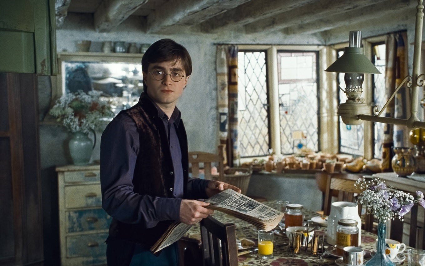 Daniel Radcliffe em cena de Harry Potter e as Relíquias da Morte: Parte 1