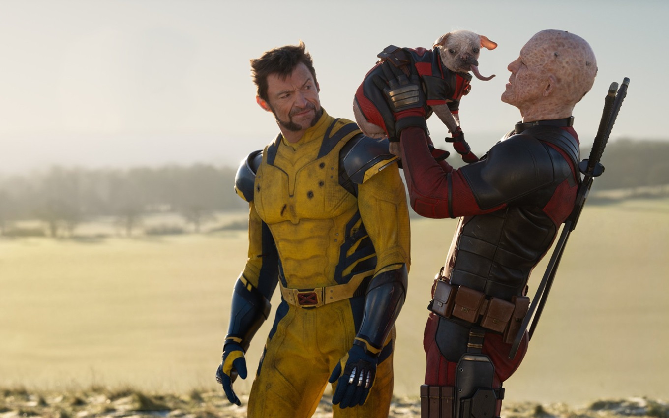 Hugh Jackman e Ryan Reynolds em cena de Deadpool & Wolverine