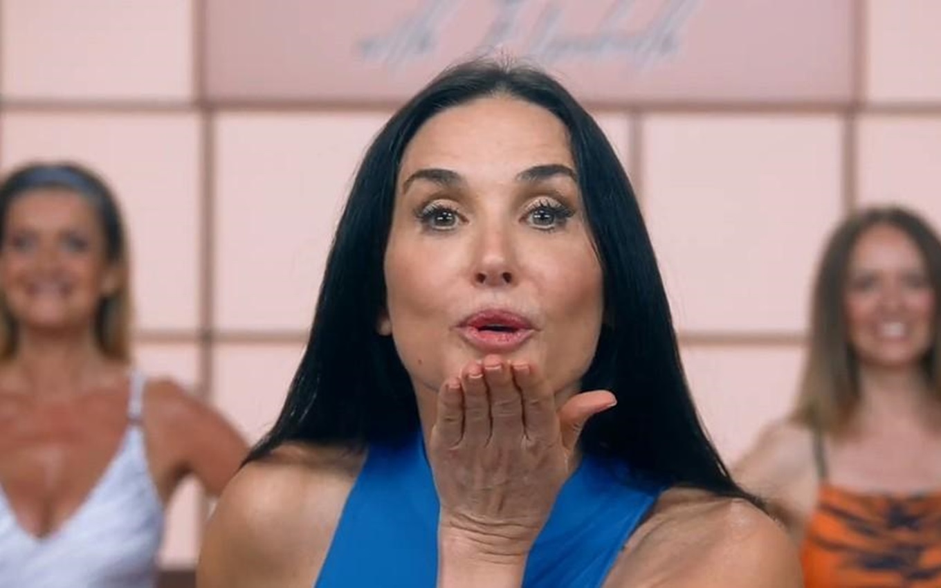 Demi Moore em cena de A Substância