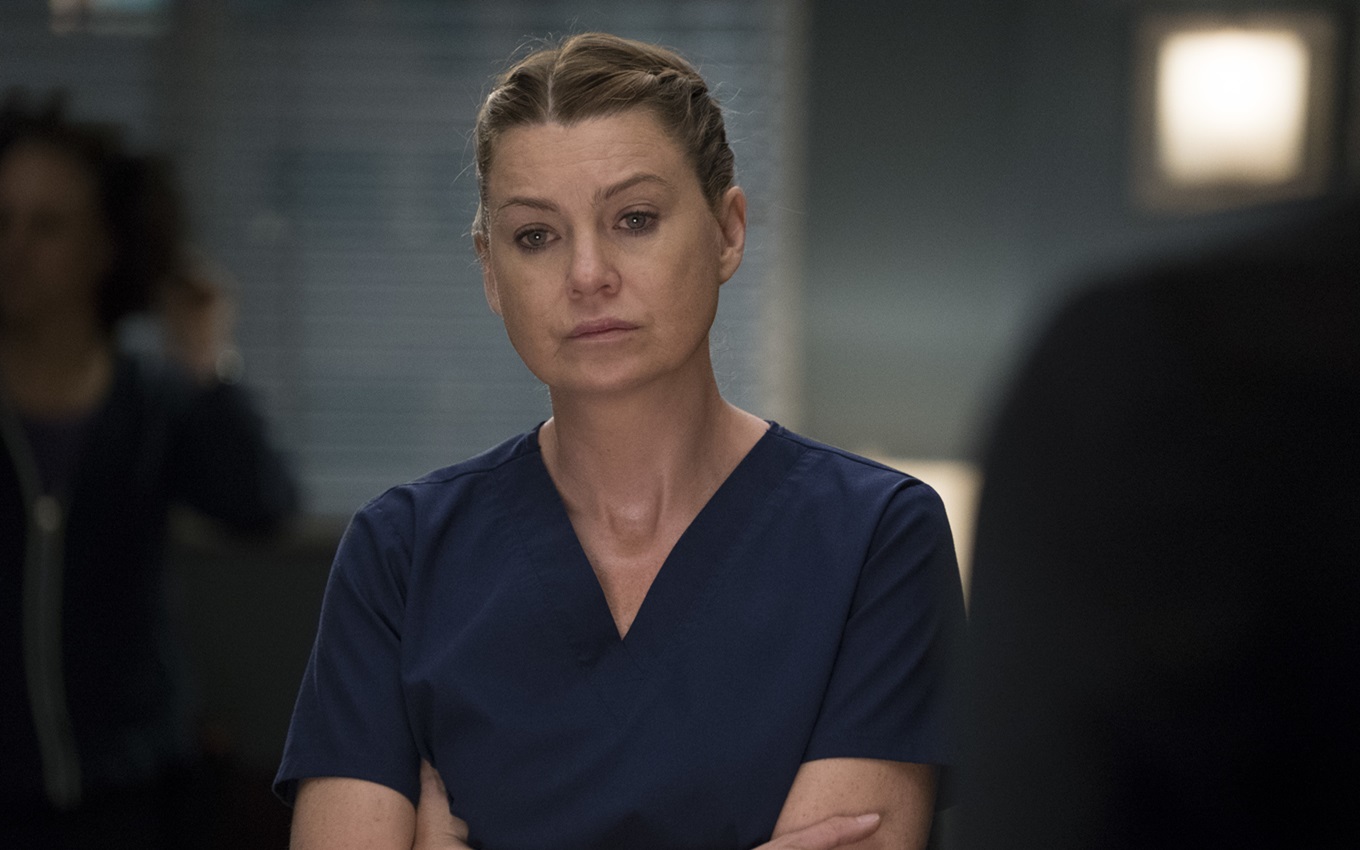 Ellen Pompeo em cena de Grey's Anatomy, série sobre médico