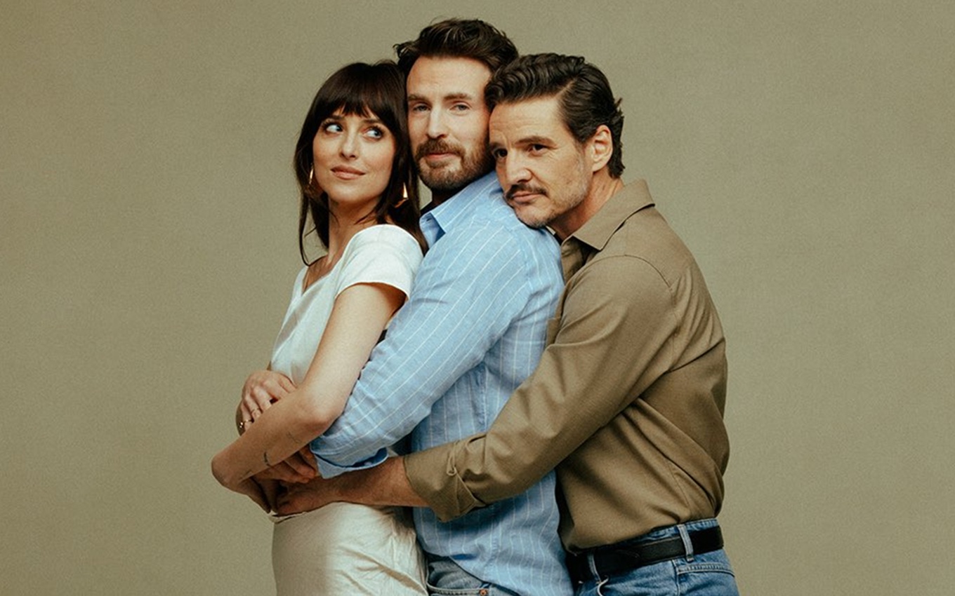 Dakota Johnson, Chris Evans e Pedro Pascal em Amores Materialistas, nova comédia