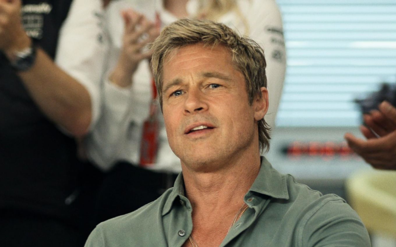 Brad Pitt como o piloto fictício Sonny Hayes em F1 - O Filme