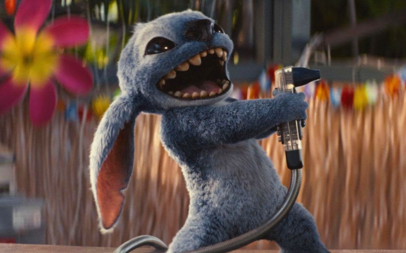 Cena de Lilo & Stitch, filme que faz sucesso nos cinemas