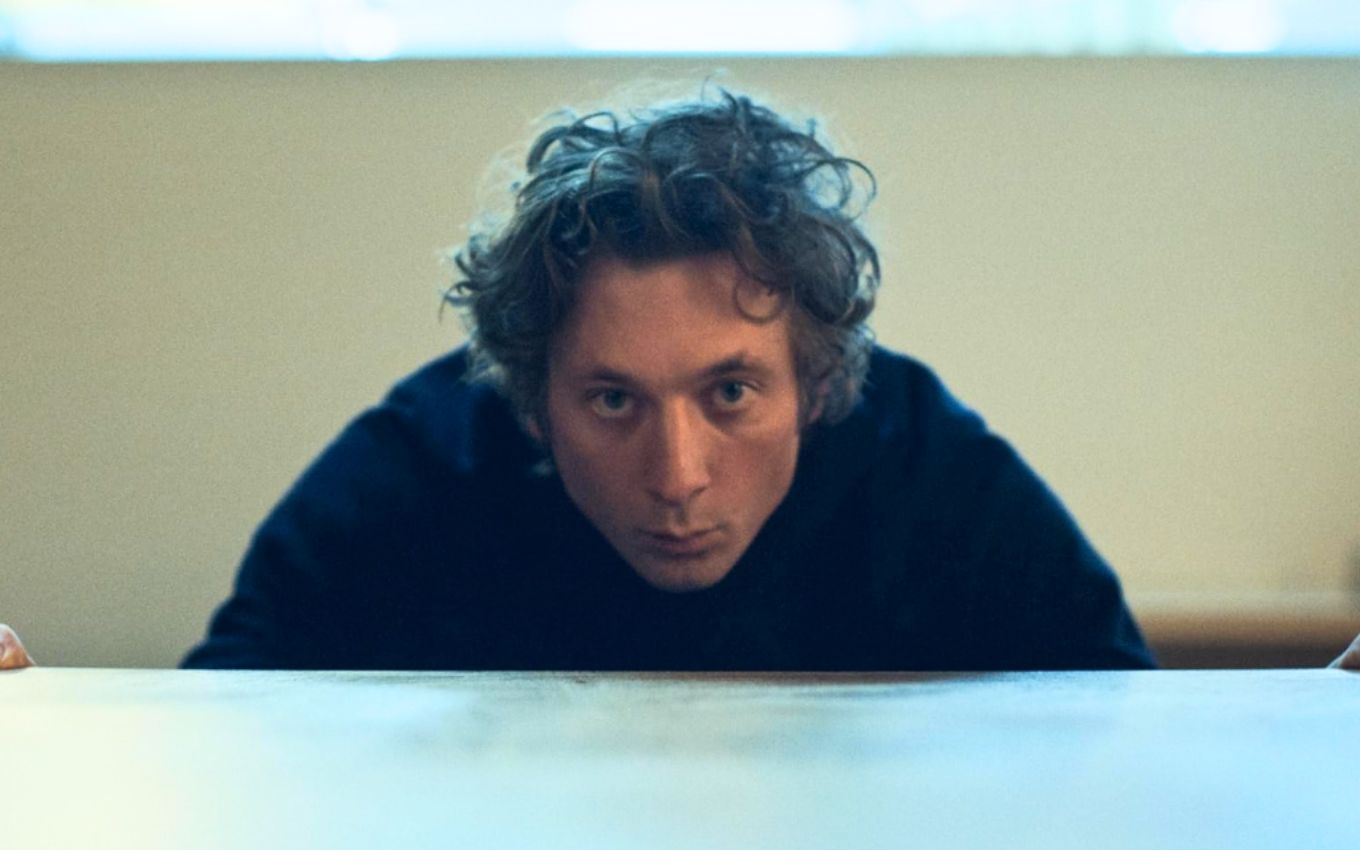 Chef Carmy Berzatto (Jeremy Allen White) em O Urso