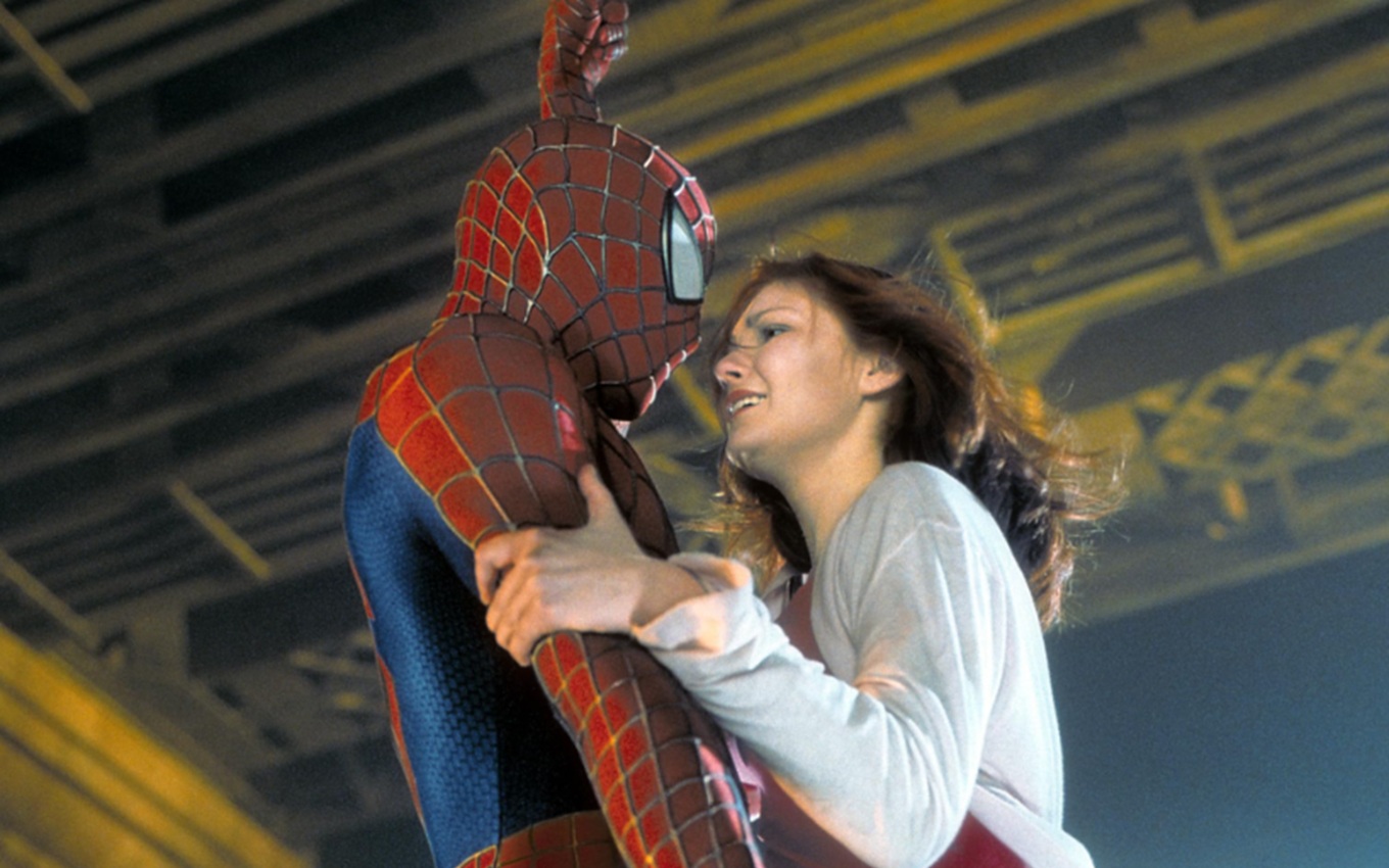 Tobey Maguire e Kirsten Dunst em cena de Homem-Aranha; relembre o casal no Dia dos Namorados