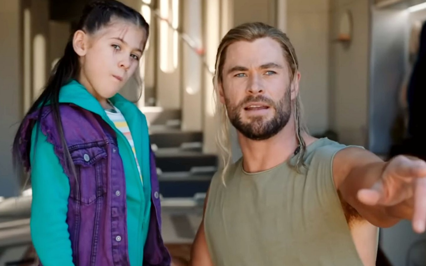 India e Chris Hemsworth em Thor: Amor e Trovão, da Marvel
