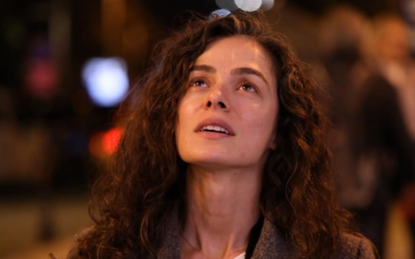 Bahar (Özge Özpirinçci) em Força de Mulher, novela que passou na Record
