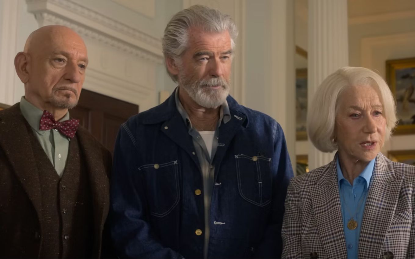 Ben Kingsley, Pierce Brosnan e Helen Mirren na comédia O Clube do Crime das Quintas-Feiras, que estreia em agosto na Netflix