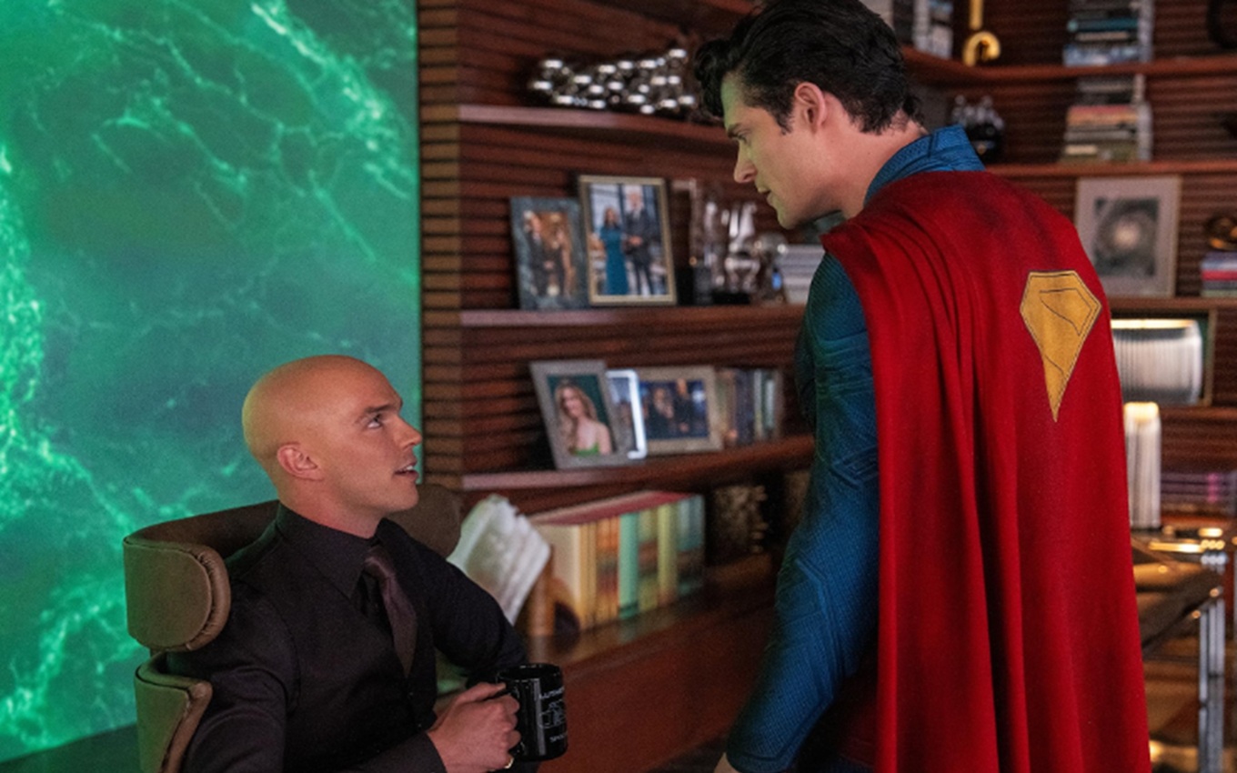 Nicholas Hoult e David Corenswet no novo filme da DC; leia a crítica de Superman
