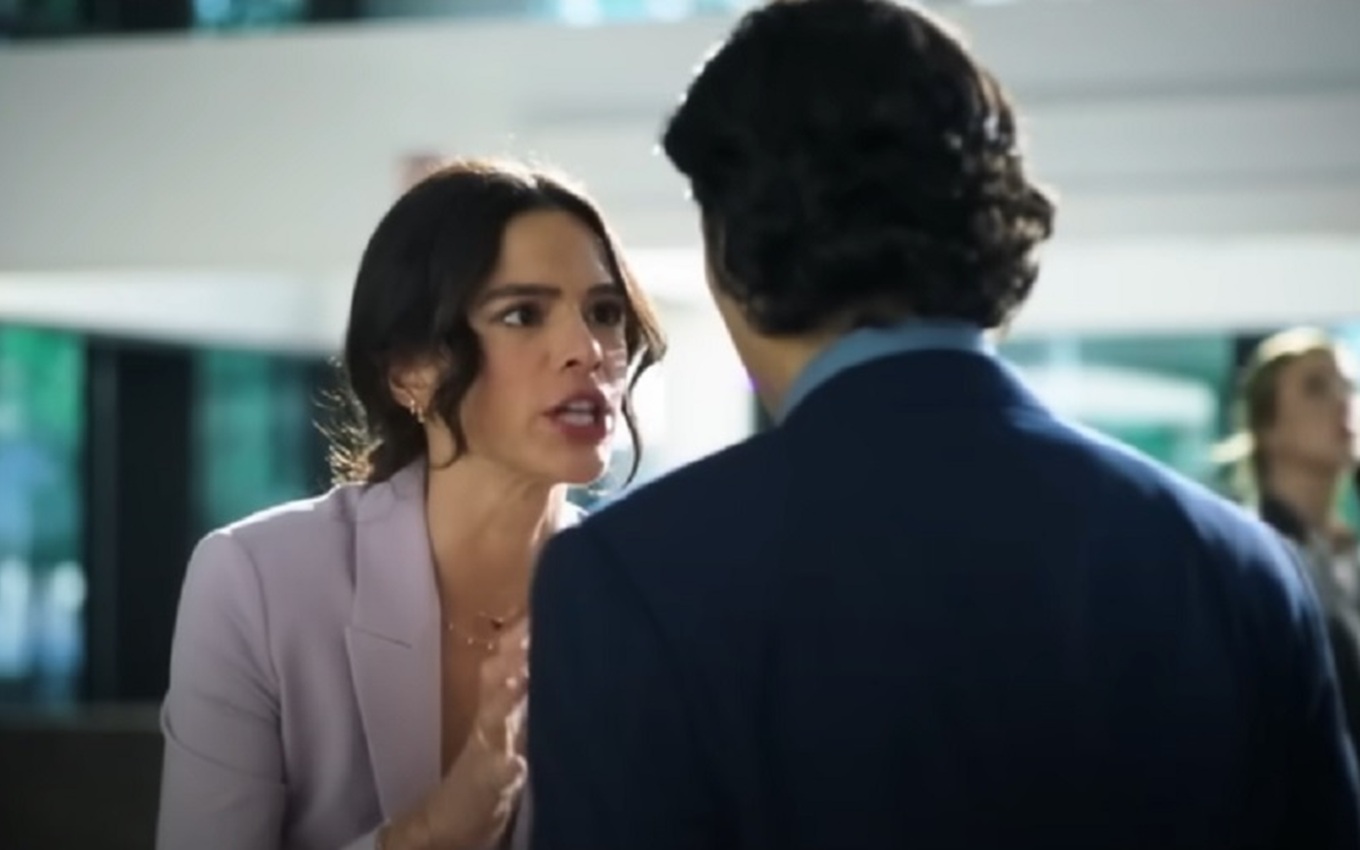 Bruna Marquezine em cena de Besouro Azul