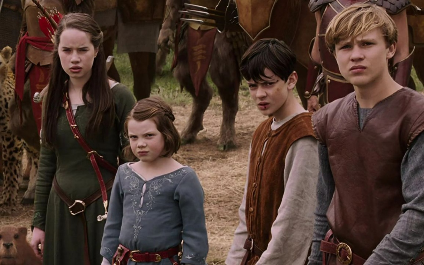Elenco original de Crônicas de Nárnia; adaptação dos livros é a aposta da Netflix