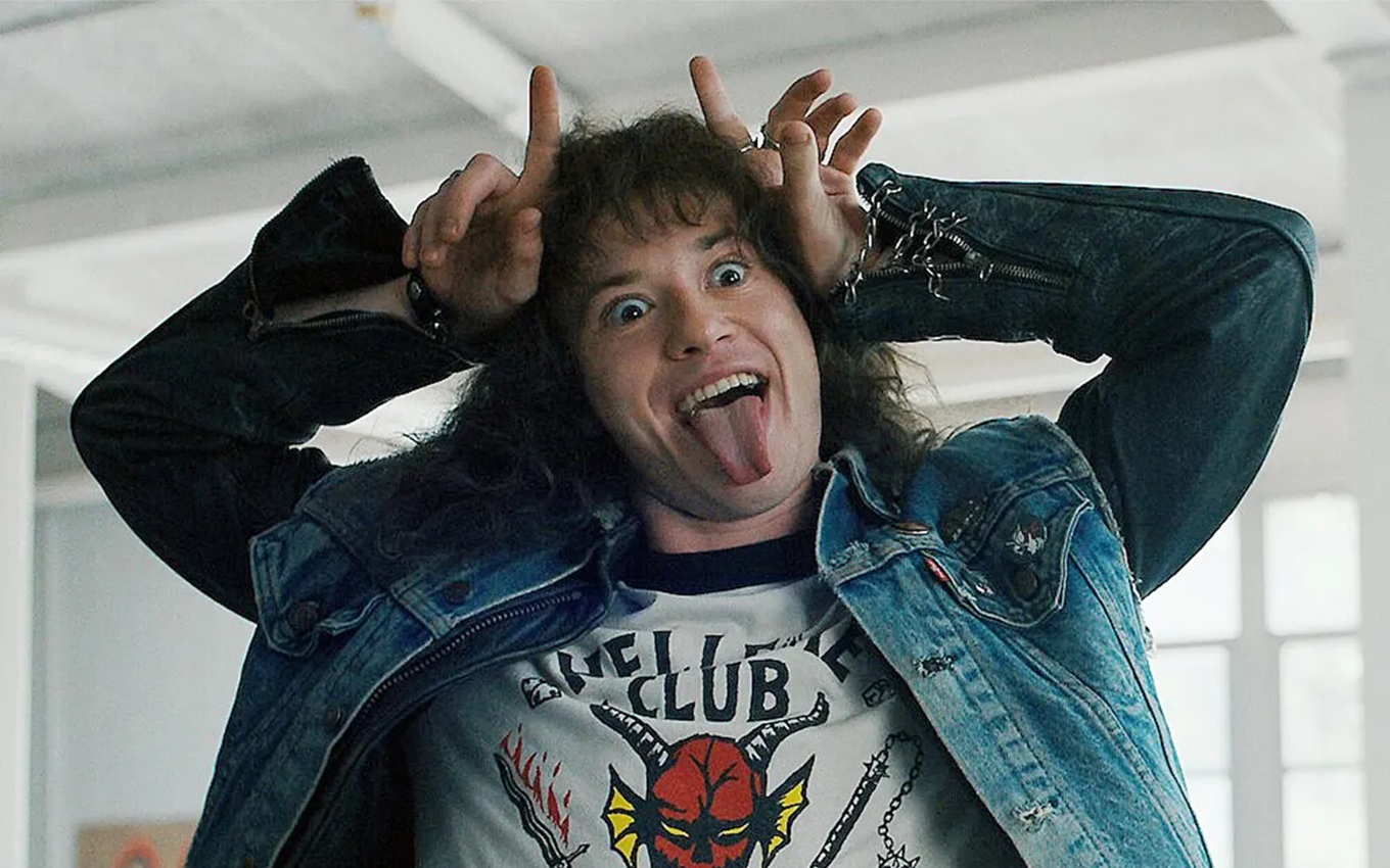Joseph Quinn em cena de Stranger Things