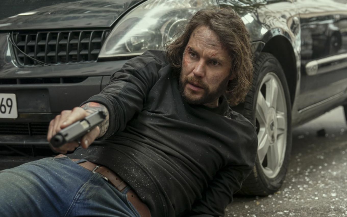 Taylor Kitsch em A Lista Terminal: Lobo Negro, do Prime Video