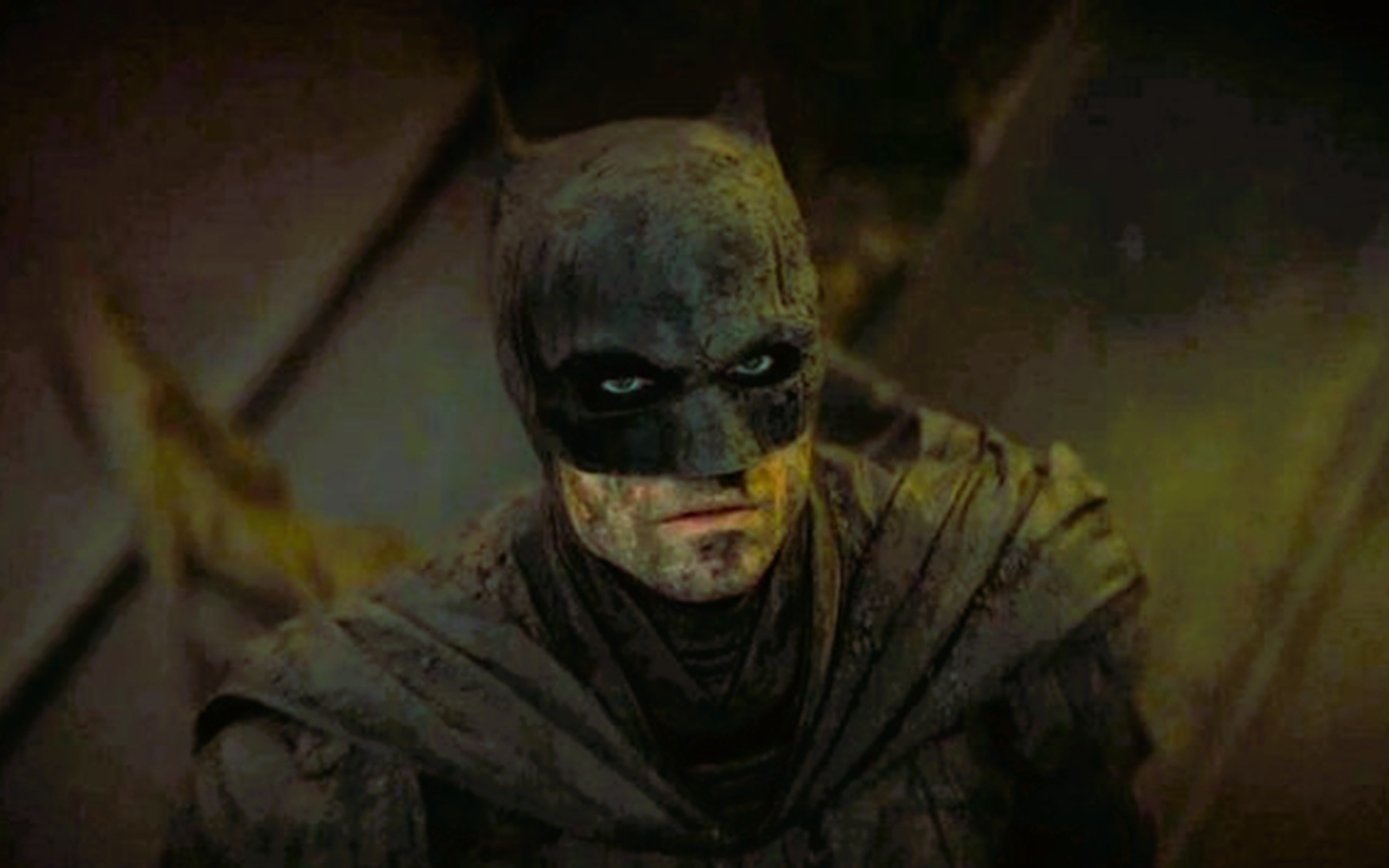 Robert Pattinson em cena de The Batman