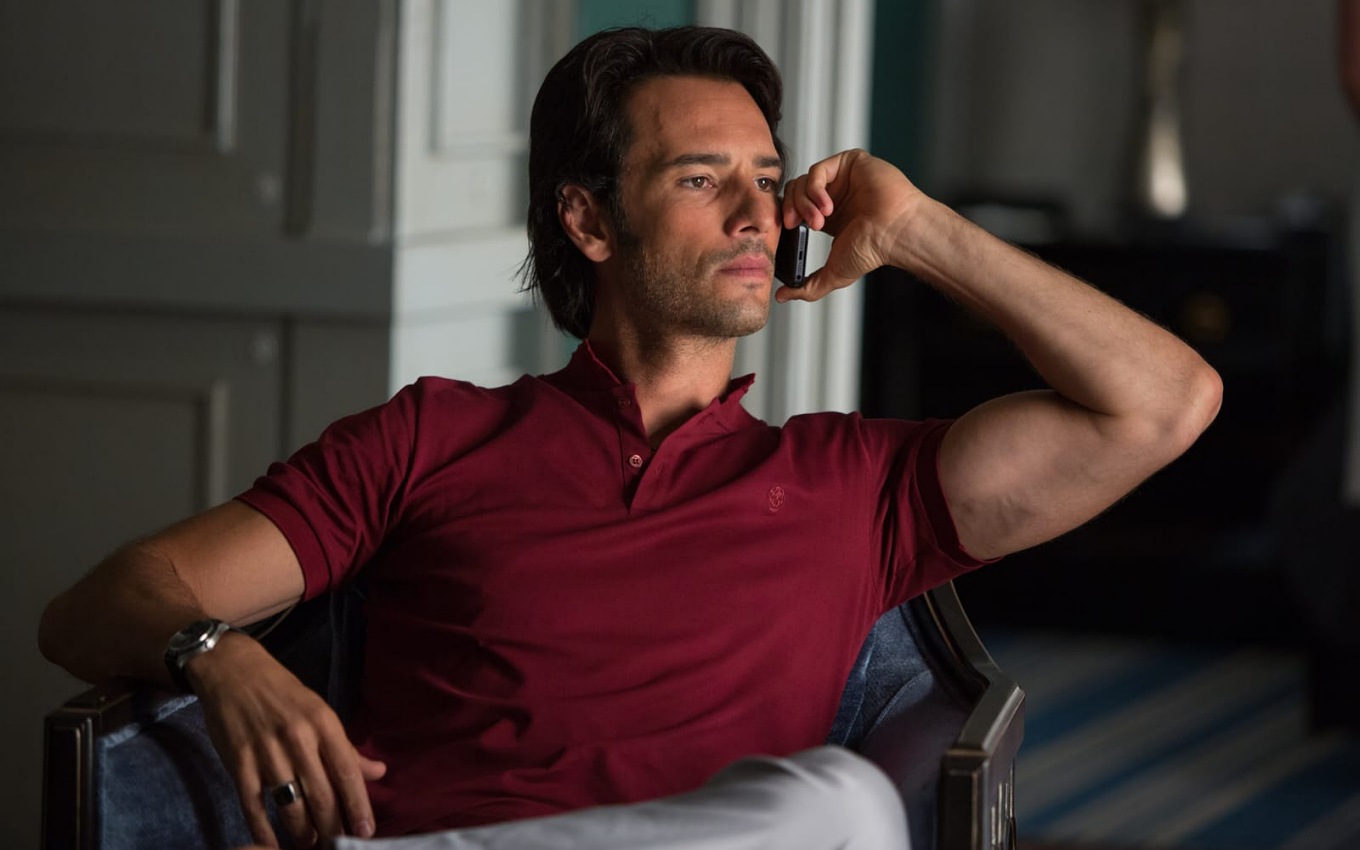 Rodrigo Santoro em cena de Golpe Duplo