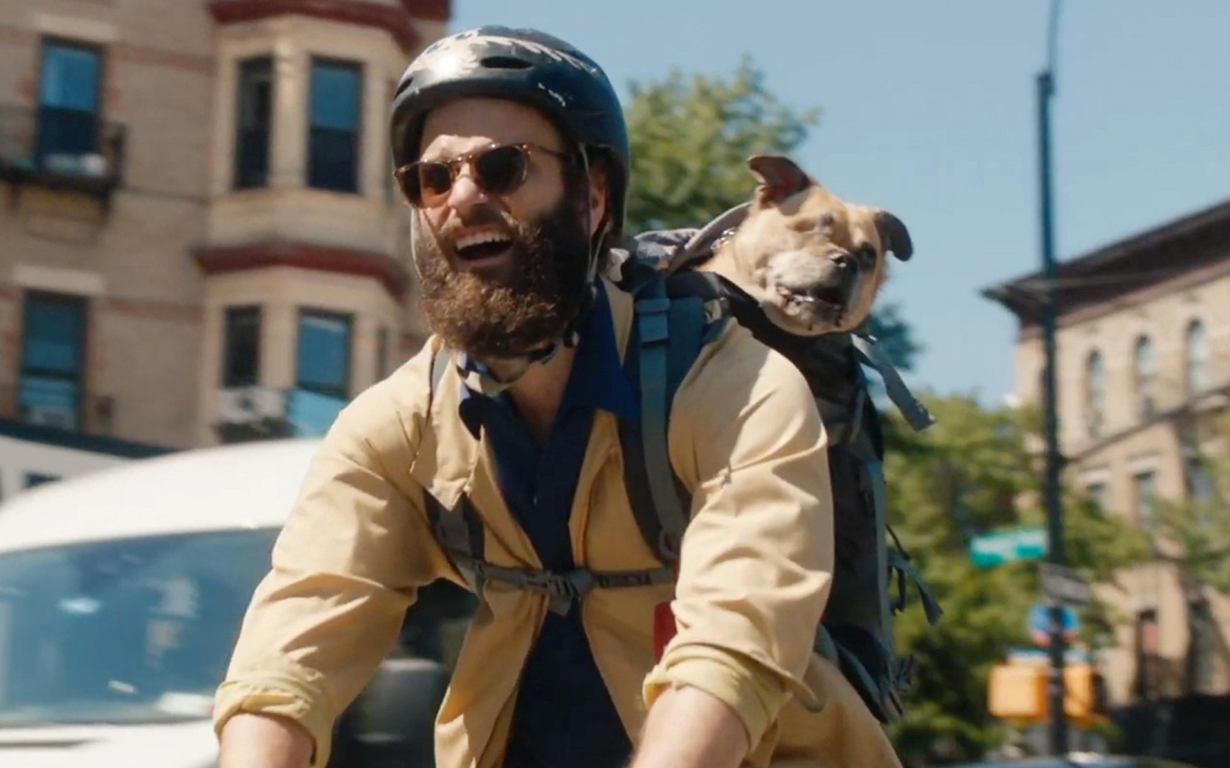 Ben Sinclair em cena de High Maintenance, série da HBO Max