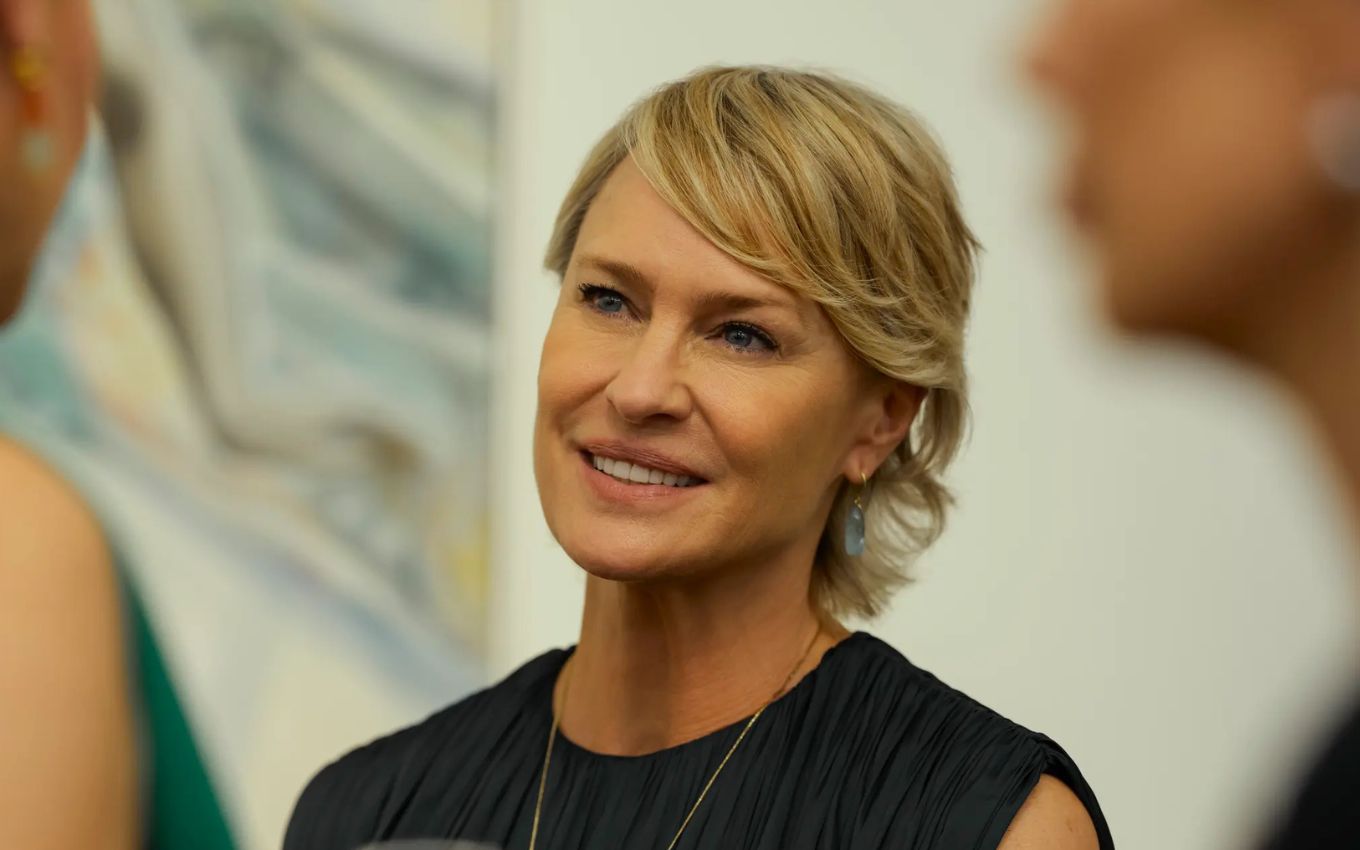 Robin Wright é Laura em A Namorada Ideal, série do Prime Video com final aberto