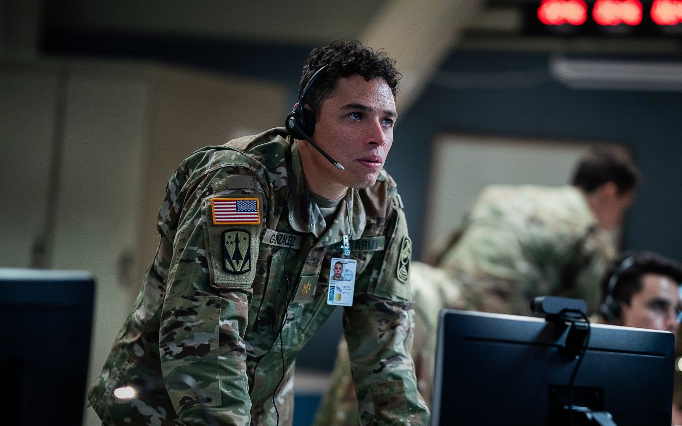 Anthony Ramos em cena de Casa de Dinamite, lançamento Netflix de outubro